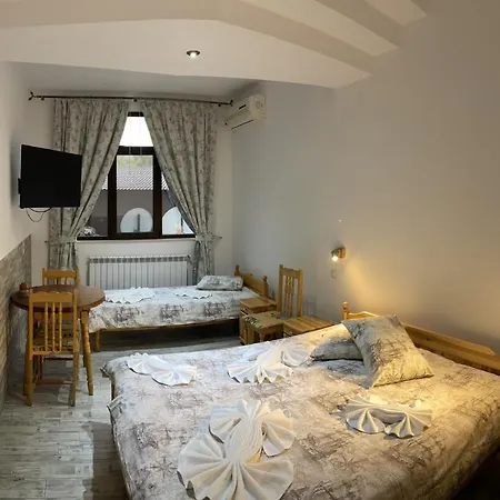 Guesthouse Hitar Petar Габрово Екстер'єр фото